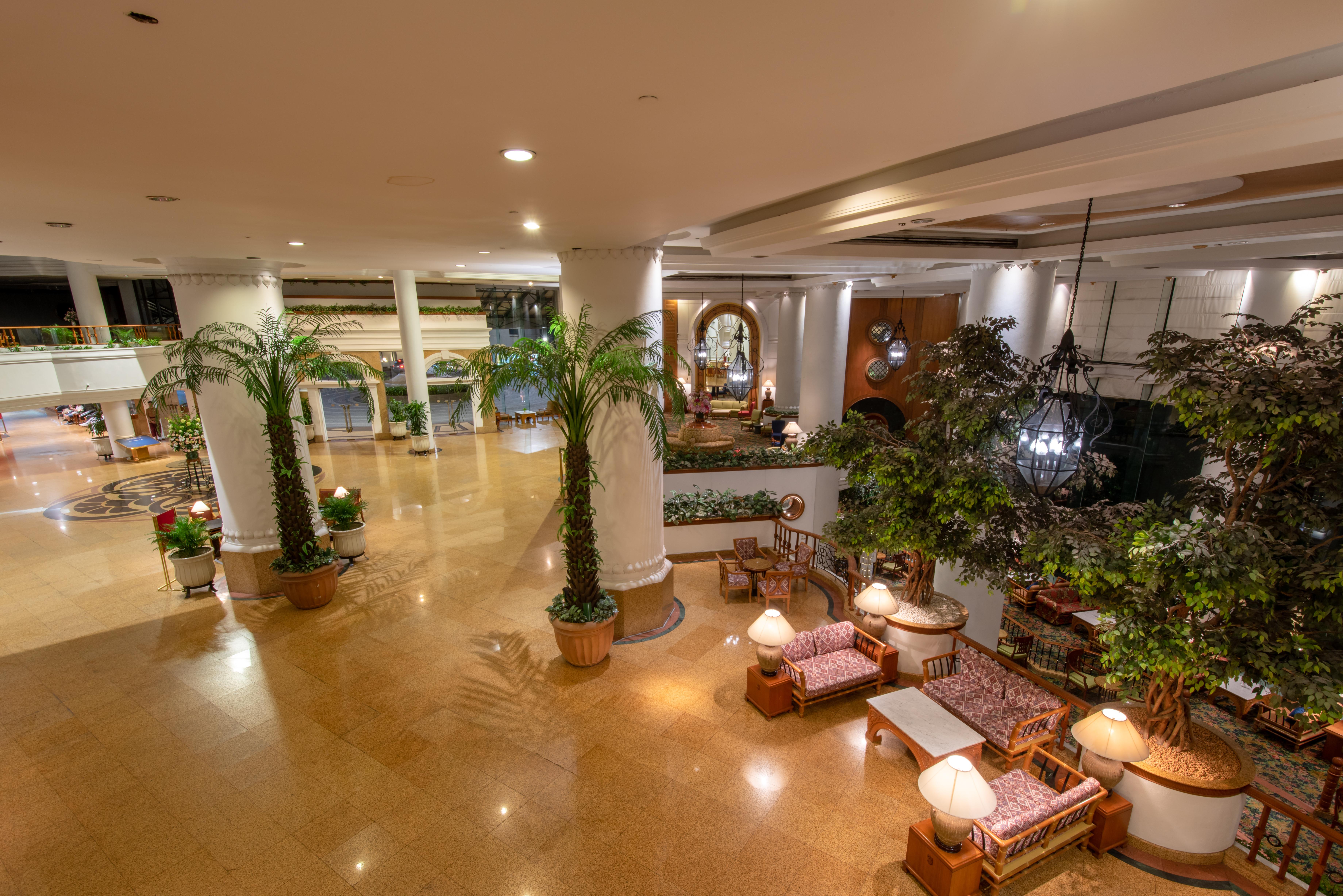 Montien Riverside Hotel Бангкок Экстерьер фото Lobby