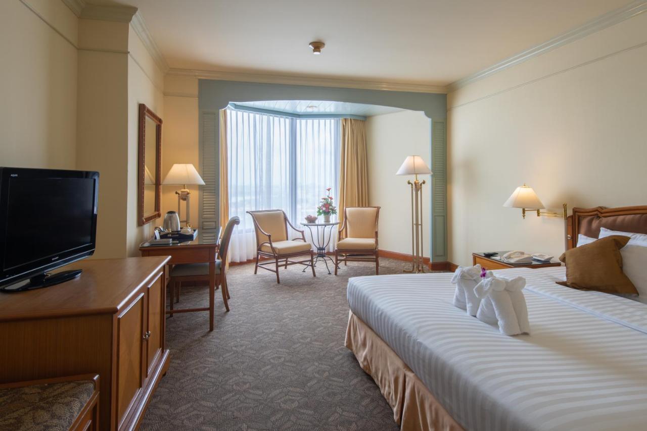 Montien Riverside Hotel Бангкок Экстерьер фото Deluxe Room